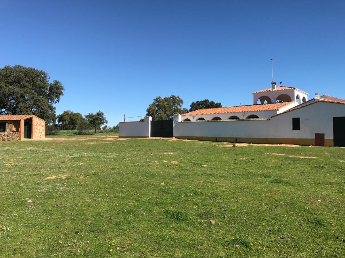 Casa Rural De La Finca Sierra Grande Hornachos ภายนอก รูปภาพ