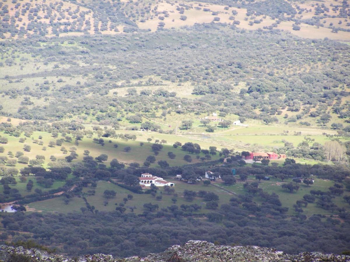 Casa Rural De La Finca Sierra Grande Hornachos ภายนอก รูปภาพ